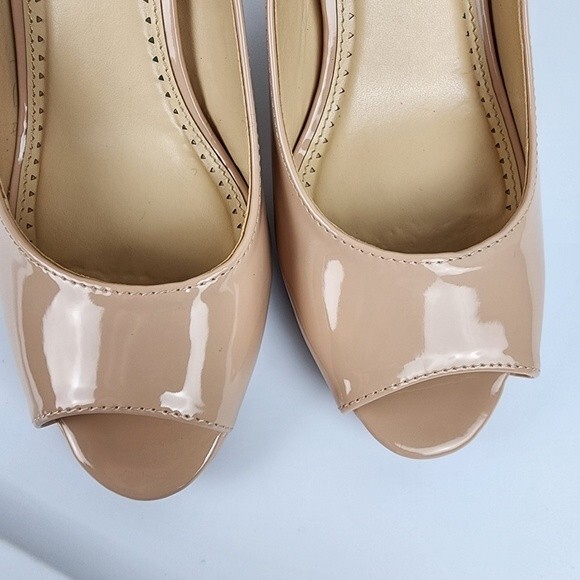 Adrienne Vittadini Gervin Nude High Heels Peep Toe Shoes Beige NIB 9.5 - Picture 11 of 15